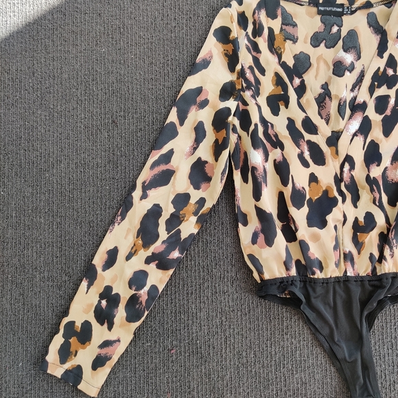 PRETTYLITTLETHING|| ANIMAL PRINT BODYSUIT TOP SIZE 6 - Picture 4 of 10